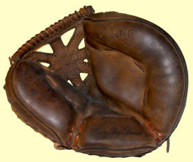 Spalding 42-965 Yogi Berra Catchers Mitt